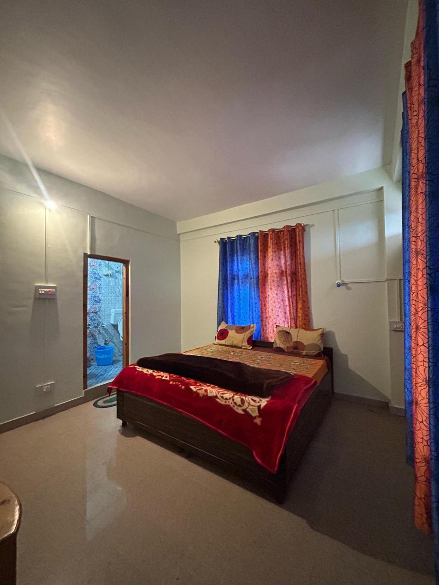 New Brahma Cafe Guest House Kalgha Екстер'єр фото